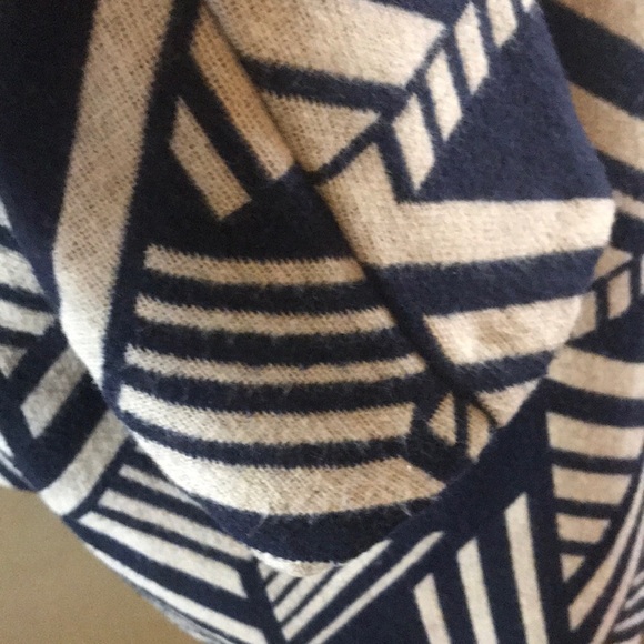 Abstract Design Open Coat - Picture 7 of 8